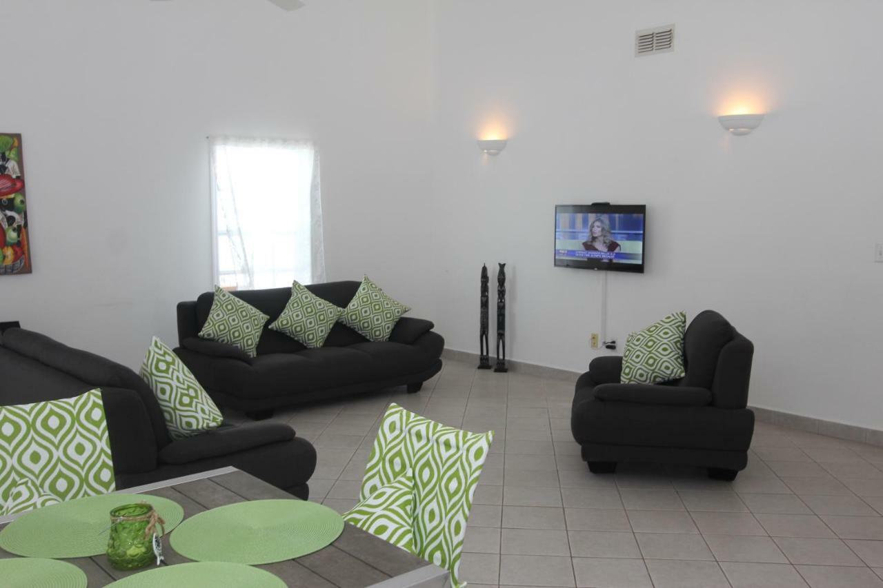 The White House Villa Jolly Harbour Eksteriør bilde